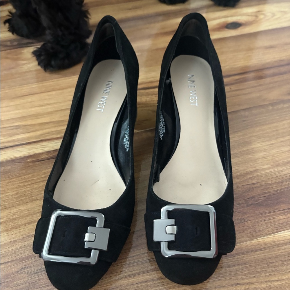 Nine West Black Heeled Shoes with Chic Buckle